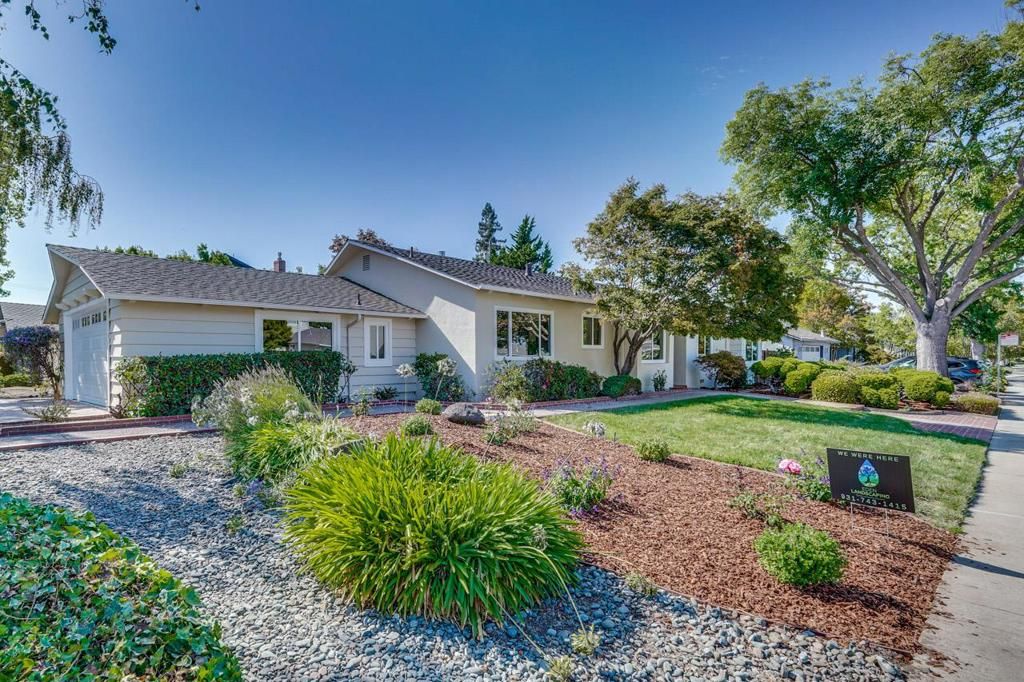 Image 2 of property listing at 1680 Fordham Way, Mountain View, CA 94040