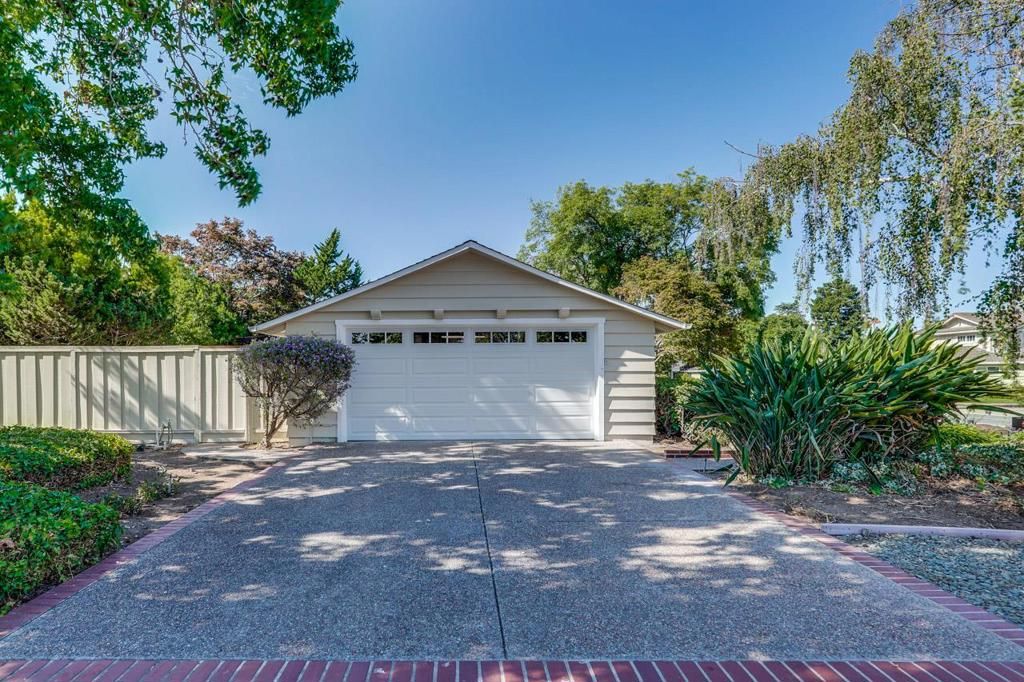 Image 3 of property listing at 1680 Fordham Way, Mountain View, CA 94040