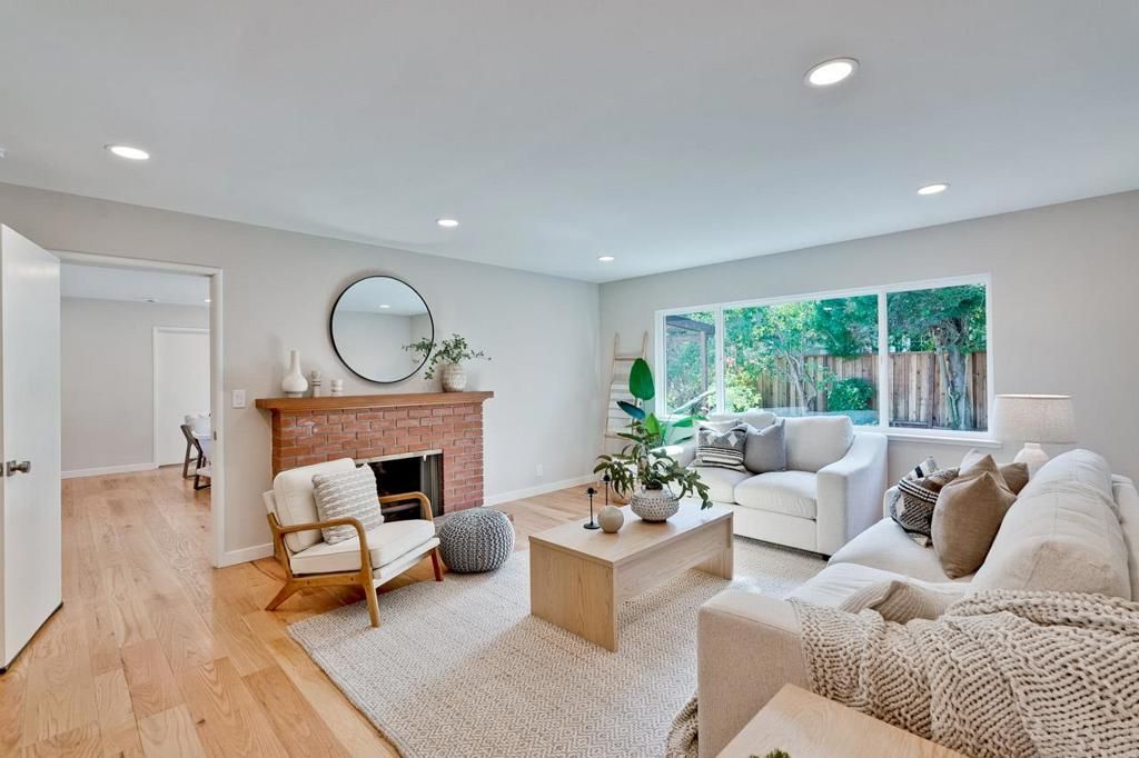Image 7 of property listing at 1680 Fordham Way, Mountain View, CA 94040