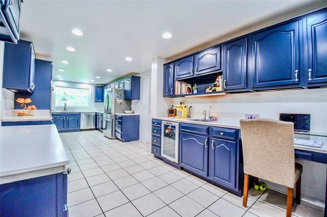 1500 Devereux Drive, Oakwood, OH 45419
