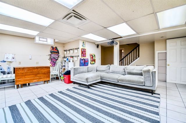 1500 Devereux Drive, Oakwood, OH 45419
