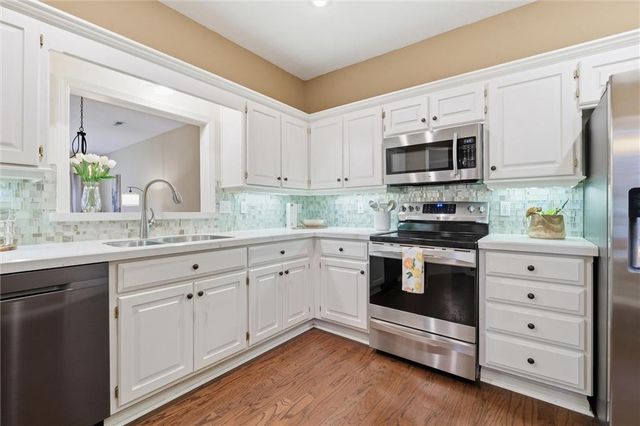 10301 GARNETT Street, Overland Park, KS 66214