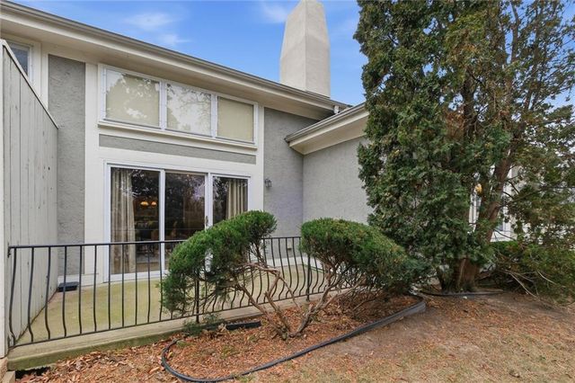 10301 GARNETT Street, Overland Park, KS 66214