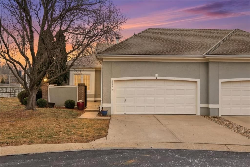 10301 GARNETT Street, Overland Park, KS 66214