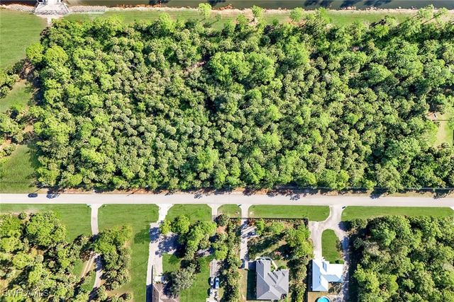 22nd ST NE, Naples, FL 34120