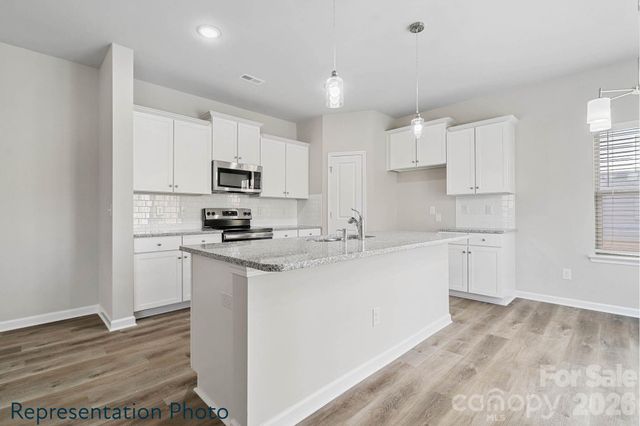 208 Roxanna Court, Shelby, NC 28152