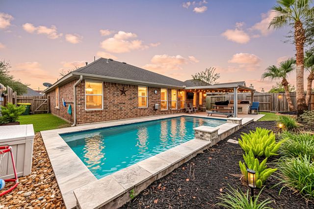 7511 Quiet Trace Lane, Pearland, TX 77581