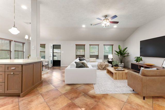 7511 Quiet Trace Lane, Pearland, TX 77581