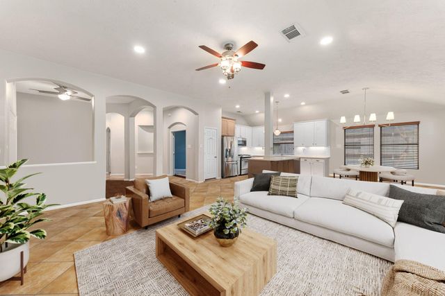 7511 Quiet Trace Lane, Pearland, TX 77581