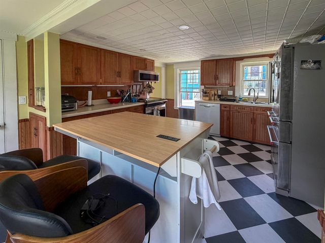 256 Lowell Street, Manchester, NH 03104