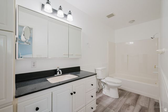 2289 E SUNSET DR, Layton, UT 84040