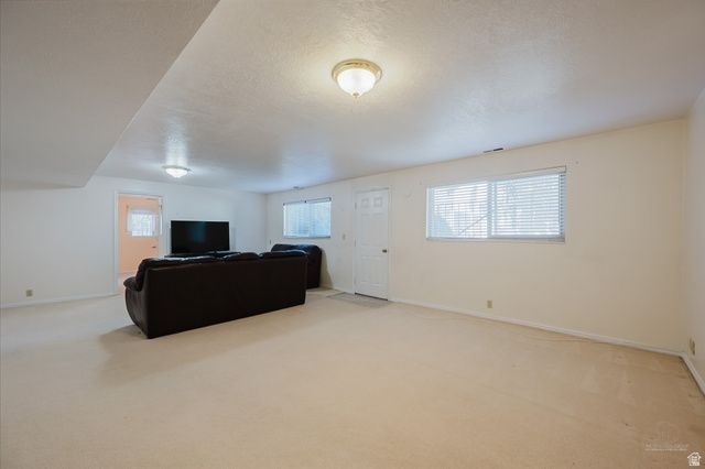 2289 E SUNSET DR, Layton, UT 84040