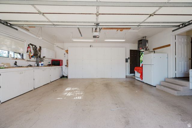 2289 E SUNSET DR, Layton, UT 84040