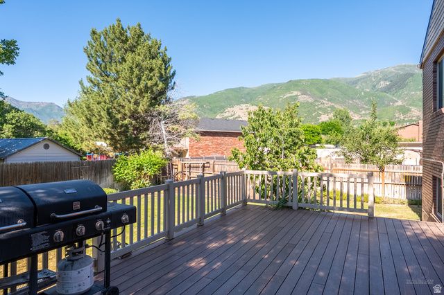 2289 E SUNSET DR, Layton, UT 84040