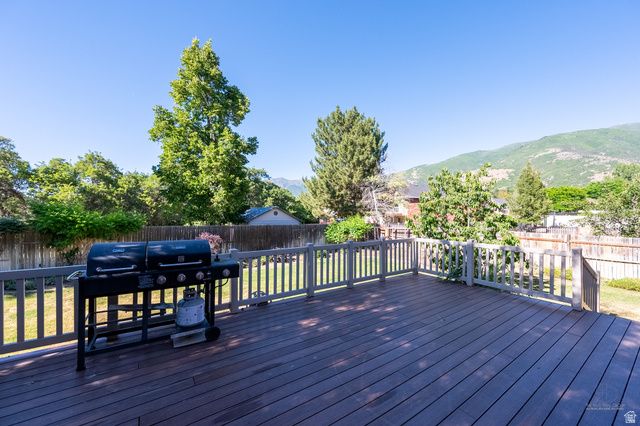 2289 E SUNSET DR, Layton, UT 84040