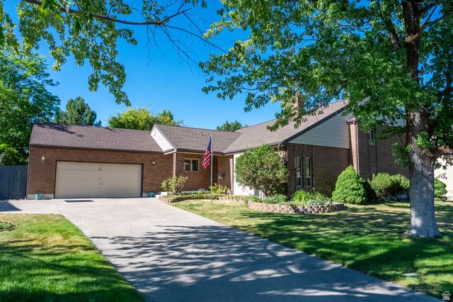2289 E SUNSET DR, Layton, UT 84040