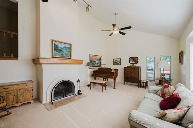 2289 E SUNSET DR, Layton, UT 84040