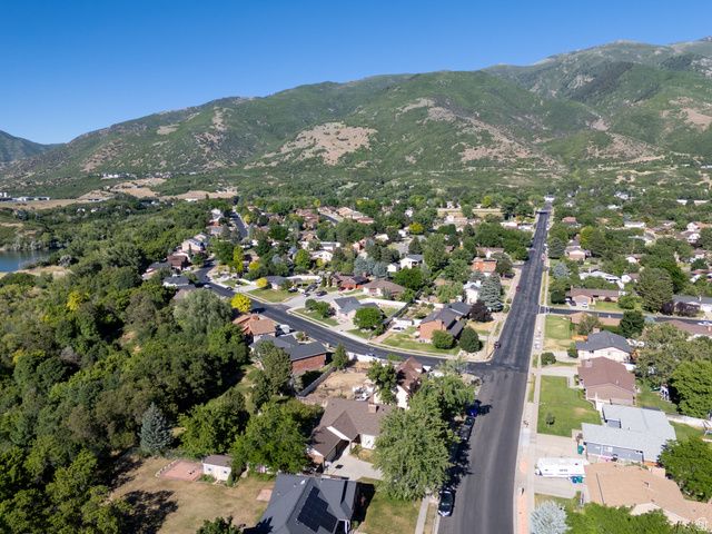 2289 E SUNSET DR, Layton, UT 84040