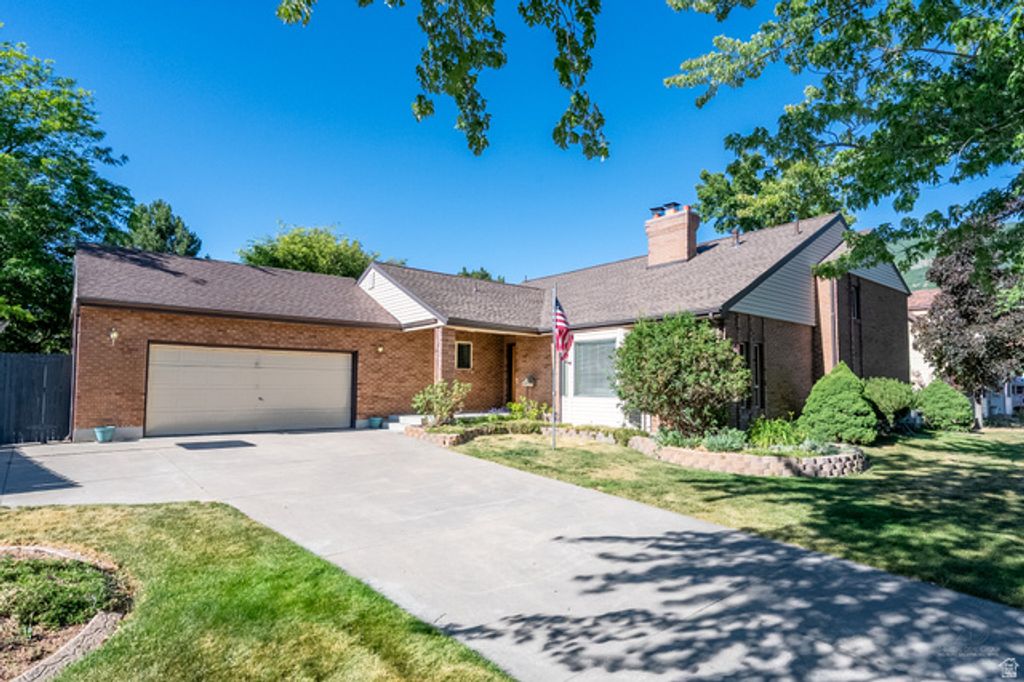 2289 E SUNSET DR, Layton, UT 84040