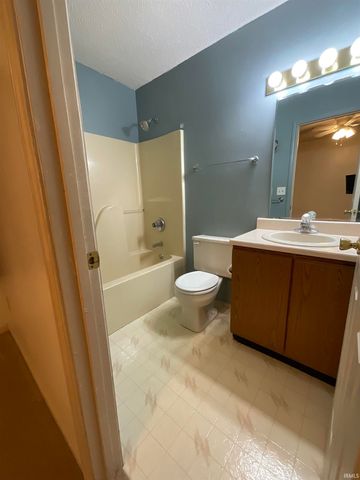 614 Plainfield Drive, Fort Wayne, IN 46825