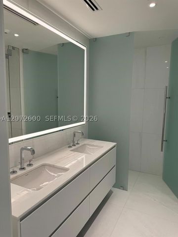 300 Biscayne Boulevard Way 1805W, Miami, FL 33131