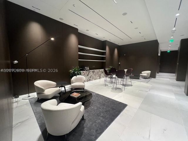 300 Biscayne Boulevard Way 1805W, Miami, FL 33131