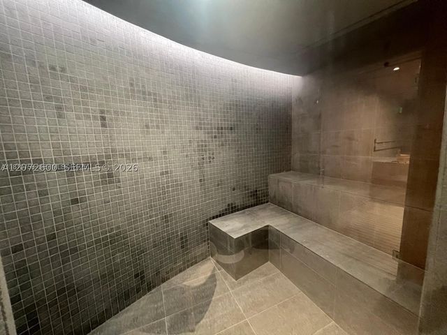 300 Biscayne Boulevard Way 1805W, Miami, FL 33131