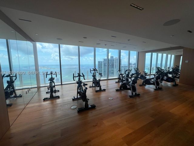 300 Biscayne Boulevard Way 1805W, Miami, FL 33131