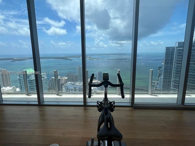 300 Biscayne Boulevard Way 1805W, Miami, FL 33131