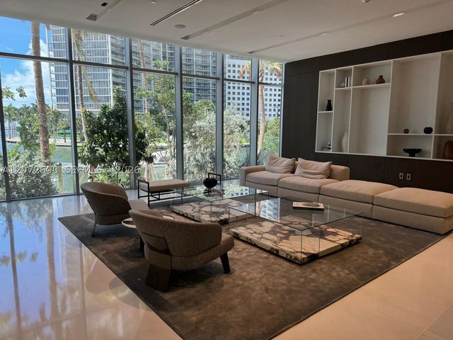 300 Biscayne Boulevard Way 1805W, Miami, FL 33131