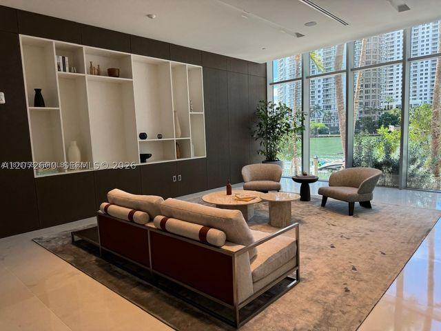 300 Biscayne Boulevard Way 1805W, Miami, FL 33131