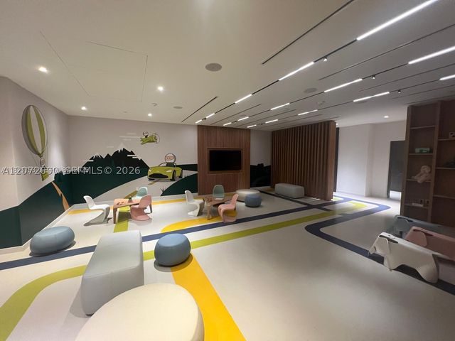 300 Biscayne Boulevard Way 1805W, Miami, FL 33131