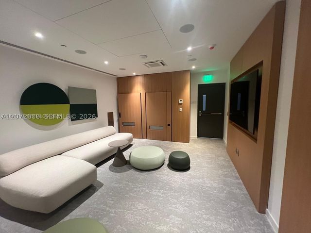 300 Biscayne Boulevard Way 1805W, Miami, FL 33131