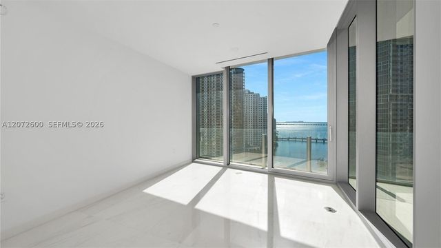 300 Biscayne Boulevard Way 1805W, Miami, FL 33131