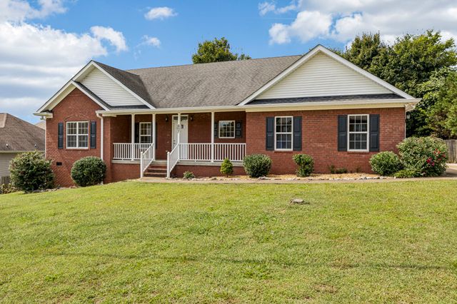 607 McCoy Ln, Columbia, TN 38401