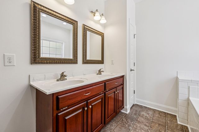 607 McCoy Ln, Columbia, TN 38401
