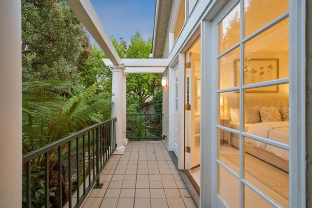 30 Live Oak Lane, Hillsborough, CA 94010