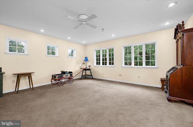 2709 HOLLYWOOD CT, Reading, PA 19606