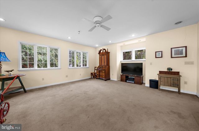 2709 HOLLYWOOD CT, Reading, PA 19606