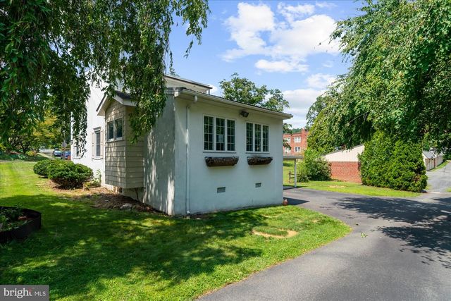 2709 HOLLYWOOD CT, Reading, PA 19606