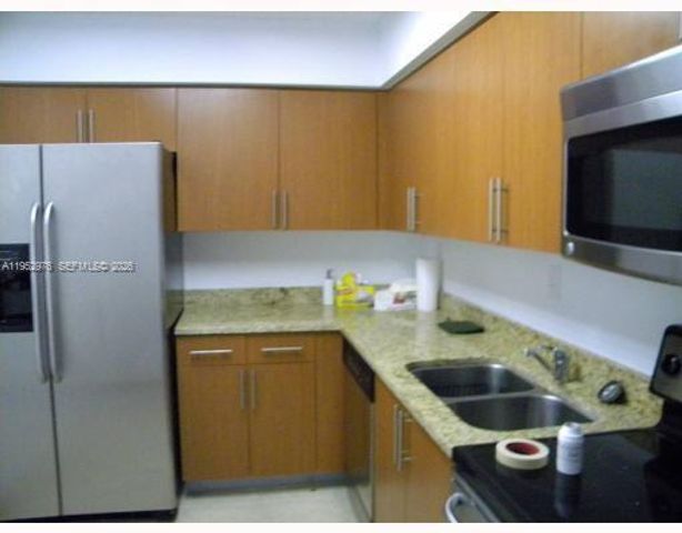 3300 NE 192nd St 914, Aventura, FL 33180