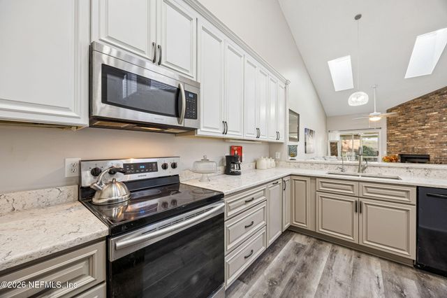 12036 ARBOR LAKE Drive, Jacksonville, FL 32225