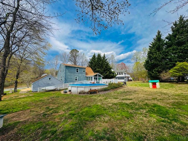 1002 Oxford Point Road, Lynchburg, VA 24502