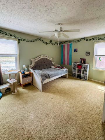 1002 Oxford Point Road, Lynchburg, VA 24502