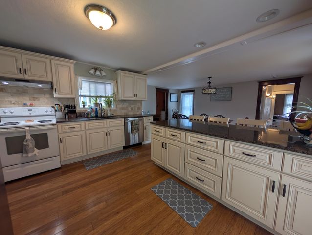 301 W Washington Street, Greenville, MI 48838