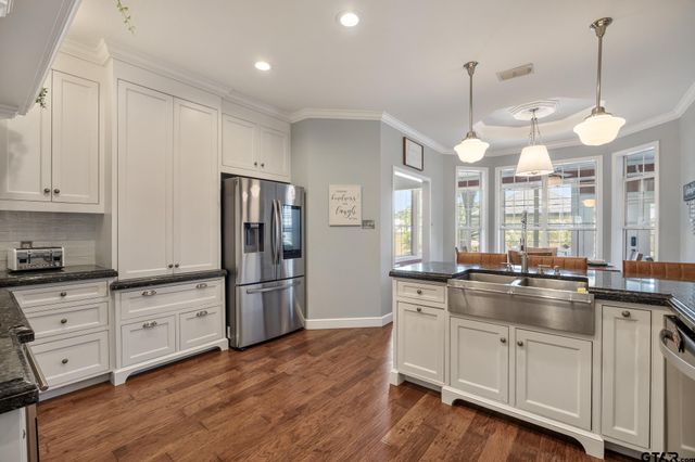 10898 Ardis St, Whitehouse, TX 75791