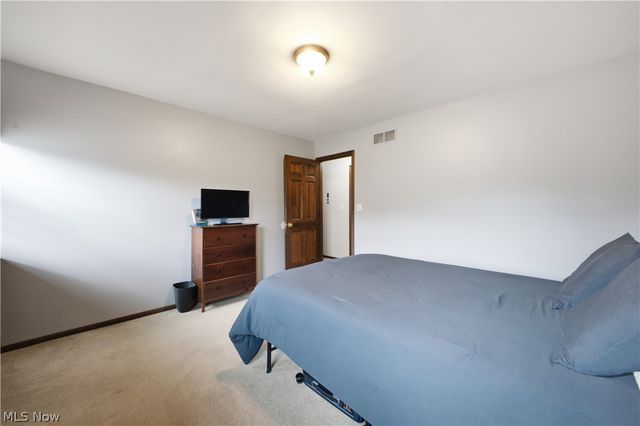 3218 Hummingbird Hill Drive, Poland, OH 44514