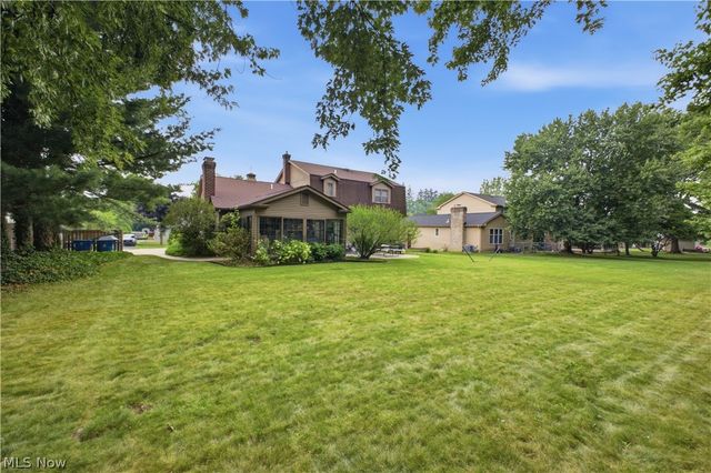 3218 Hummingbird Hill Drive, Poland, OH 44514