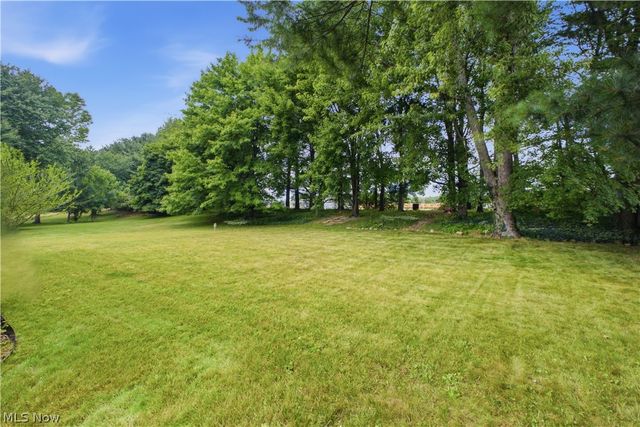 3218 Hummingbird Hill Drive, Poland, OH 44514