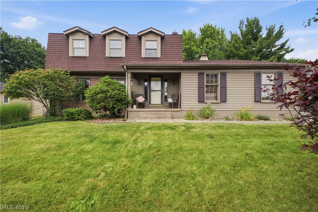 3218 Hummingbird Hill Drive, Poland, OH 44514